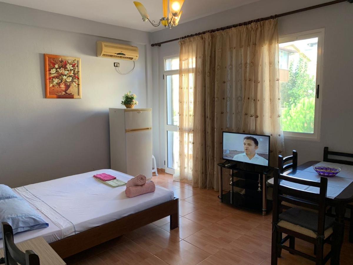 Gazi'S Apartament For Rent Golem  Exterior photo